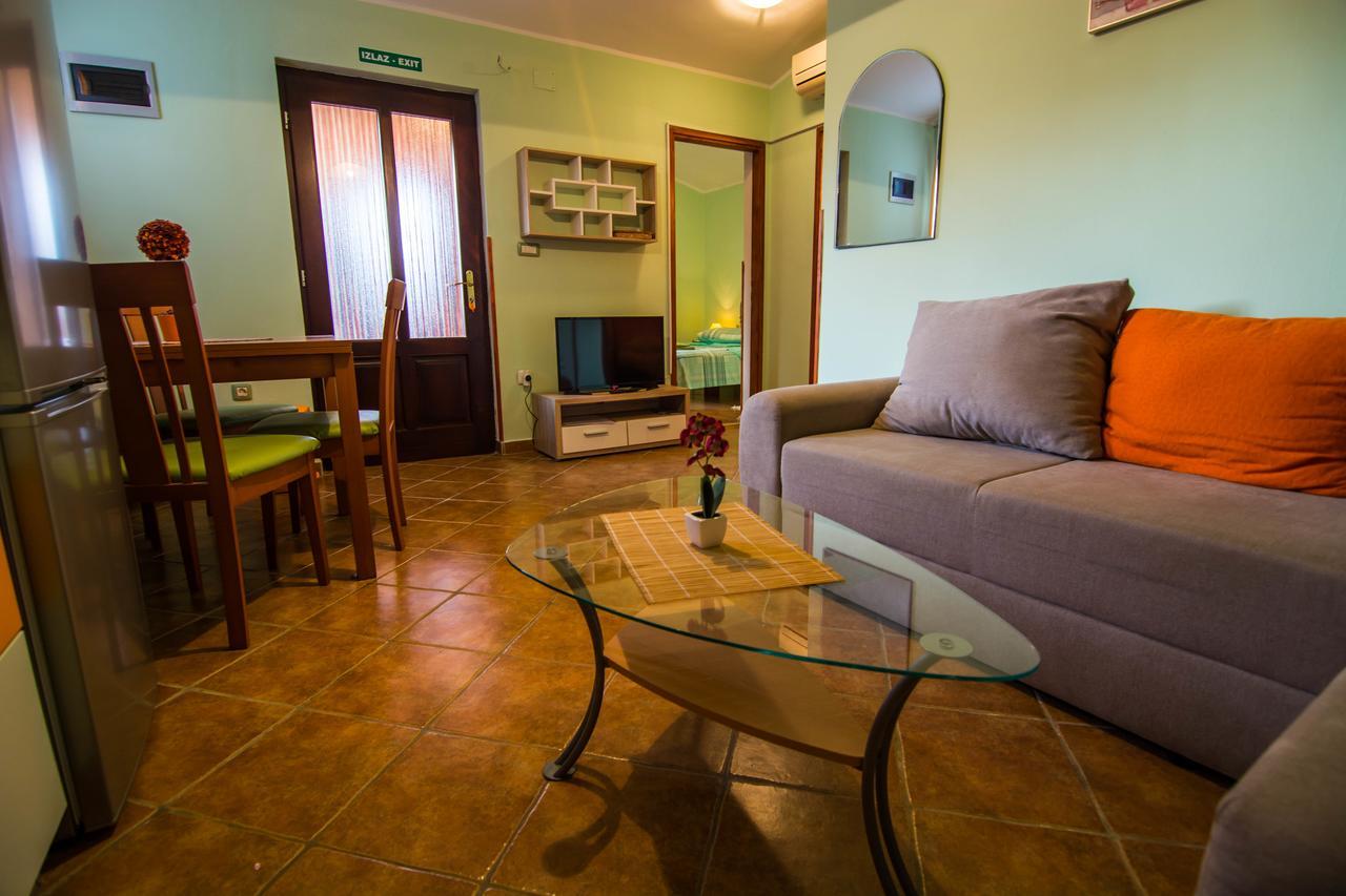 Apartments Angela 1711 Rakalj Kültér fotó